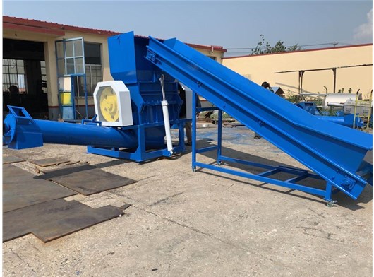 如何選擇適合的廢舊塑料破碎機